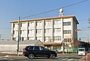 松阪市立てい水小学校 557m