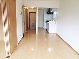 リバーサイドI 102 1階1LDKのリビング/ダイニング