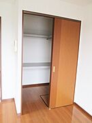 ウォークインクローゼット付きで収納たっぷり☆