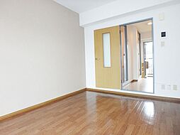 ロイヤルリング 3階1Kのリビング/ダイニング