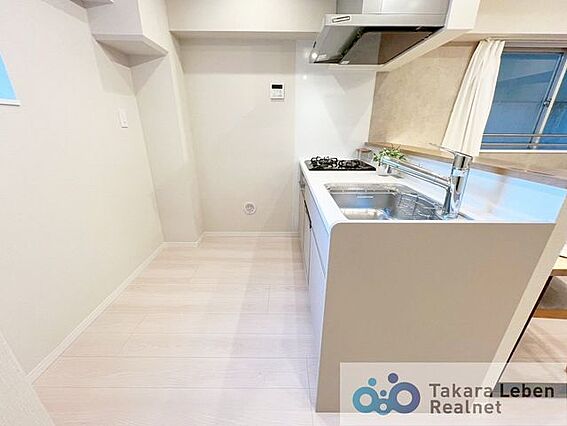 収納はスライド...