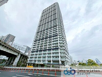 外観:複数路線が利用可能で交通アクセス便利。共用施設が充実した総戸数594戸40階建タワーレジデンス。 外観:複数路線が利用可能で交通アクセス便利。共用施設が充実した総戸数594戸40階建タワーレジデンス。