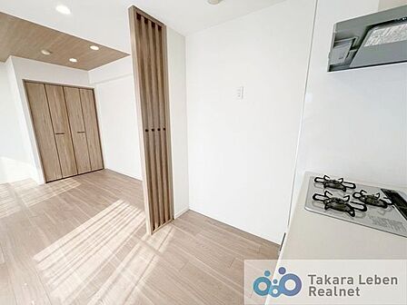 居室とのつながりを感じながら、スムーズに家事をこなせるキッチンです。