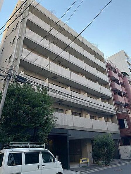 都営大江戸線「麻布十番」駅から徒歩約7分。複数路線・複数液が利用可能で交通アクセス便利な立地。