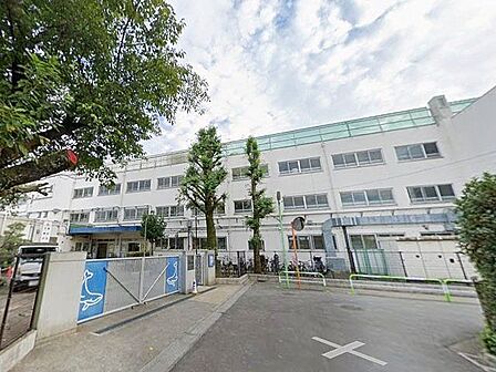 世田谷区立千歳小学校 徒歩15分。 1190m