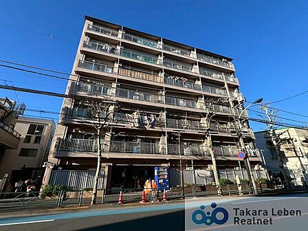 京王線「鳩ヶ谷」駅徒歩8分。総戸数34戸の落ち着きあるコミュニティ。