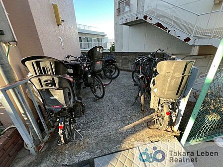 駐輪スペース。綺麗に駐輪されており、住居者のマナーの良さがうかがえます。