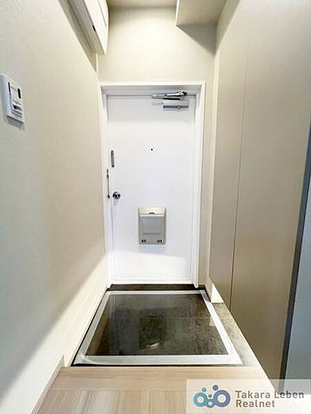玄関を拡大表示
