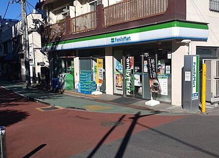 ファミリーマート東中野五丁目店 徒歩1分。 40m