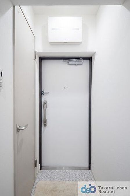 玄関ドアは安心のダブルロックです。