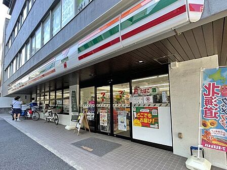 セブンイレブン市谷砂土原町店 徒歩1分。 80m