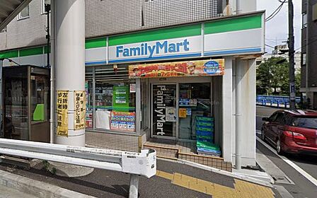 ファミリーマート目黒一丁目店 徒歩2分。 130m