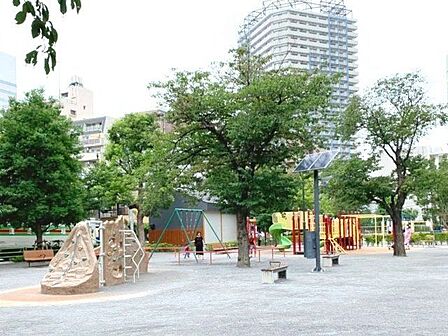 中央区立月島第二児童公園 徒歩13分。 970m