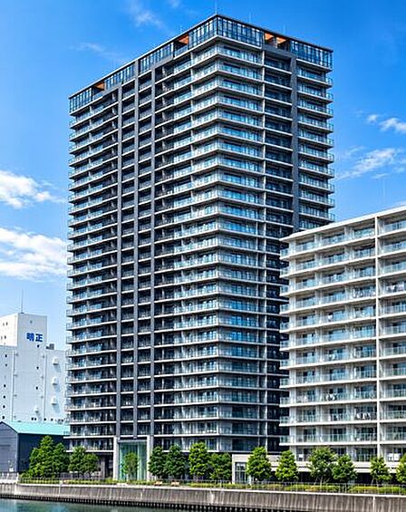 陽光を浴び照らされた美しい煌めきのフォルムが、周りの風景に馴染みながらも存在感を際立たせております。もちろん、その中にもどこか優しさを感じさせるカラーを採用し、住まう人を優しく包み込みます。