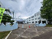 中学校「帯広市立帯広第五中学校まで453m」