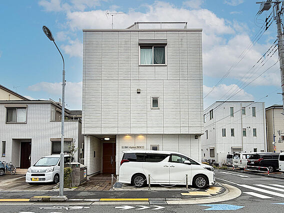 駐車場付きの重...