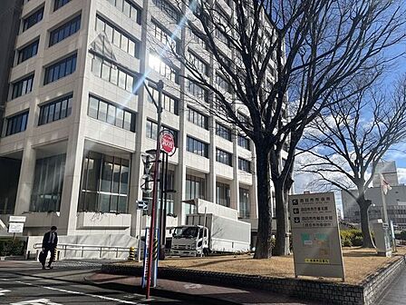四日市市役所役所 510m