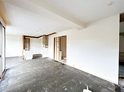 サーパス文教通り 3LDKのリビング/ダイニング