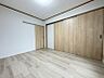 室内：お子様が小さいうちは兄弟一緒のお部屋として！また、成長に合わせて仕切ってご利用いただけます♪