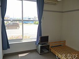 JR山陽本線 高島駅 徒歩17分の賃貸アパート 2階1Kのリビング/ダイニング