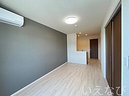 JR山陽本線 高島駅 徒歩7分の賃貸アパート 2階1LDKのリビング/ダイニング