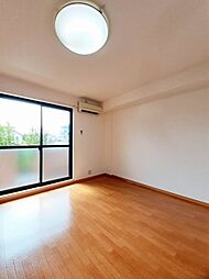 コモドカーサ 1階ワンルームのリビング/ダイニング