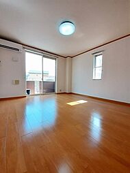 ソルジェンテ B 1階ワンルームのリビング/ダイニング