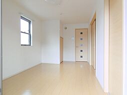 トレヴィ II 1階1SKのリビング/ダイニング