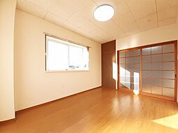 ベルリッチ II 1階2DKのリビング/ダイニング