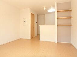 カーサ リリー 1階1LDKのリビング/ダイニング