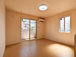 グランジェ II 1階1LDKのリビング/ダイニング