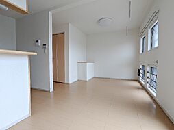 アザレア 2階1LDKのリビング/ダイニング