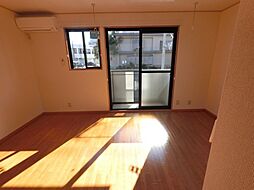 アムール A 1階ワンルームのリビング/ダイニング