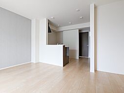 コンフォート・シャルール 1階1LDKのリビング/ダイニング