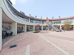 ウニクス高崎 595m