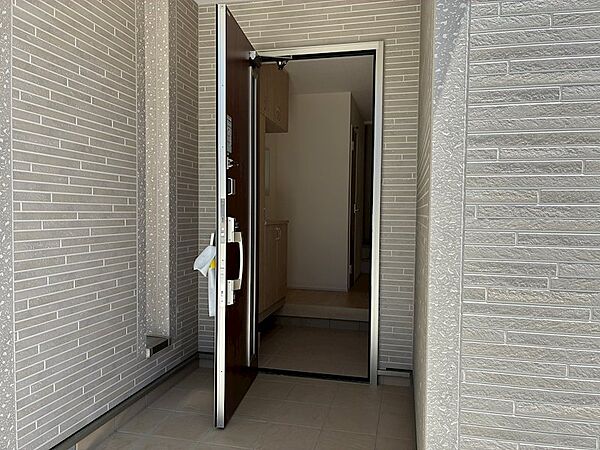 玄関を拡大表示
