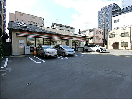 セブンイレブン 京都出世稲荷前店(55m)