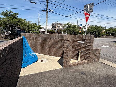 【共有部】ペット足洗い場・ゴミ捨て場