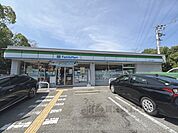 ファミリーマート　宝塚山本丸橋店まで500メートル