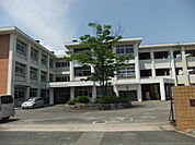 小学校「広島市立長束西小学校まで540ｍ」