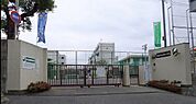 小学校「広島市立戸坂小学校まで597ｍ」