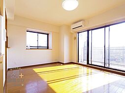 ＧＡＲＤＥＮ　ＳＱＵＡＲＥ 3階1LDKのリビング/ダイニング