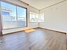 室内：■2階中央洋室■温かい日差しが差し込み洋室！子屋根裏収納付き♪(2026年3月撮影)※リフォーム後写真