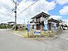 外観：開放感のある南東角地で陽当たり良好です！道路とお庭スペースが1日の陽当たりを守ります！(2026年8月撮影)※リフォーム後写真