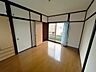 洋室：【2階洋室】洋室は寝室や書斎、ワークスペースとしても活用できます※RF前現地写真※2026年7月撮影