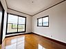 洋室：【洋室】2つのお部屋からバルコニーへ出入りできます♪