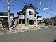 【外観】接道の幅員は5.3ｍ。車通りも少ないのでゆっくり駐車できます♪