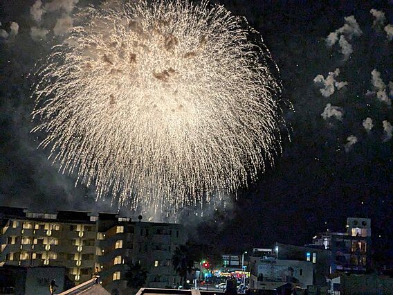 バルコニーから...