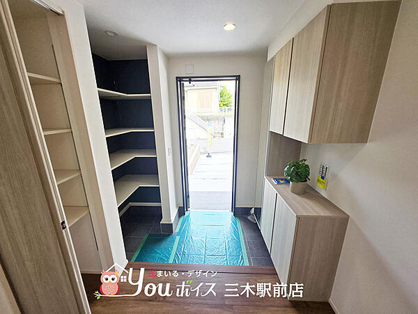 玄関を拡大表示