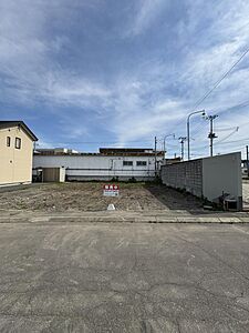外観:若葉小学校・8中近く 外観:若葉小学校・8中近く